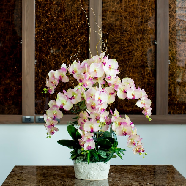 Glass vase with flowers, a beautiful ornament in a wedding