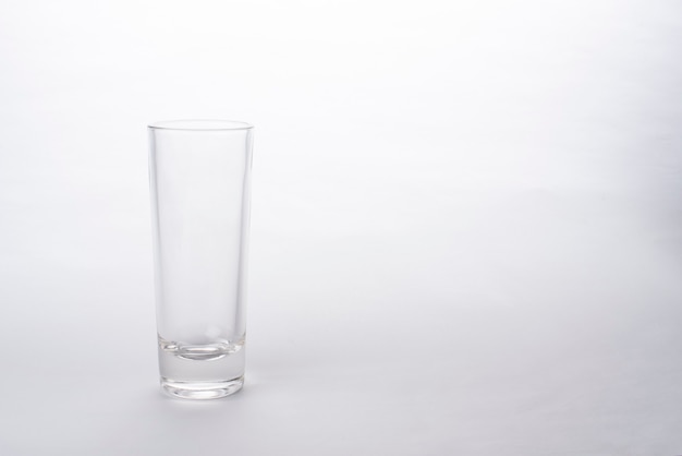 Photo glass of whisky and brandy isolated on a white background