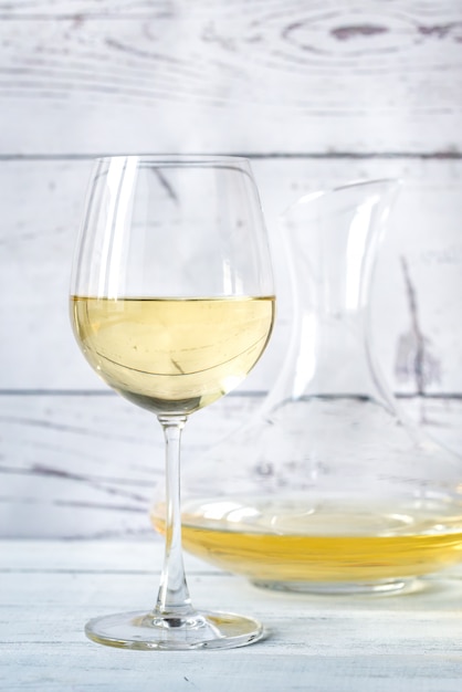 Photo glass of white wine