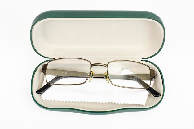 Foto occhiali, gadget con lente d'ingrandimento per la lettura. foto in studio