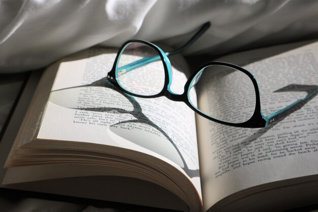 Photo glasses and reading