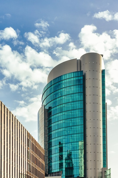 Glazen gebouw in het zakencentrum in Madrid, Spanje