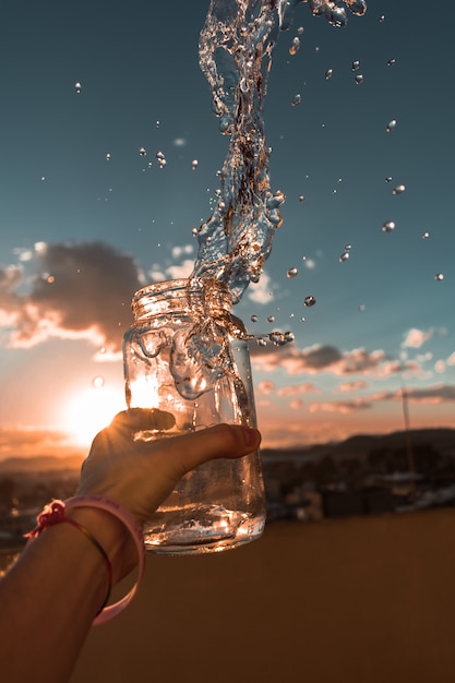 Glazen pot vol met water