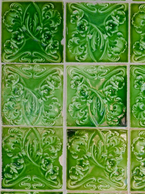 Glazuurde vintage tegels gemaakt in oude Portugese traditie