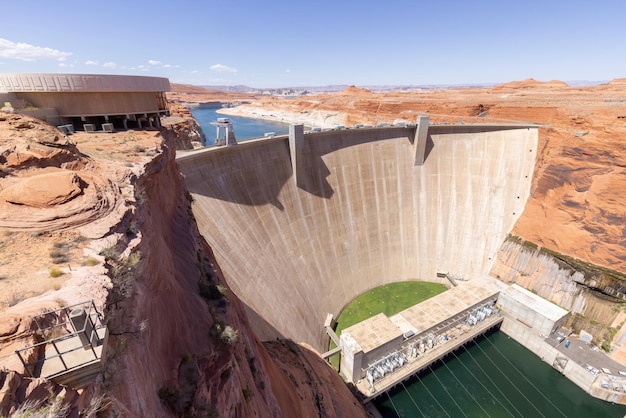 Glen canyon dam en Colorado rivier in page arizona verenigde staten van amerika