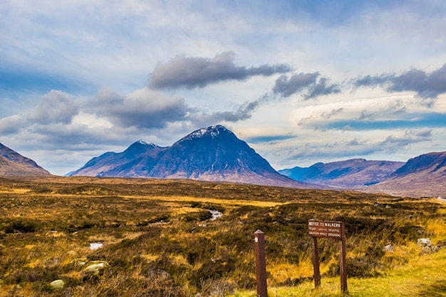 写真 スコットランド高地のグレンコー山