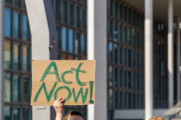 Global strike for more climate protection, banner act now