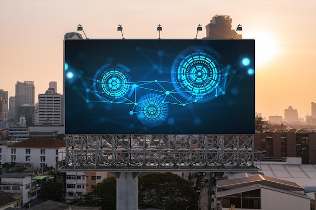 Gloeiend hologram van technologisch proces op billboard luchtfoto panoramisch stadsgezicht van Bangkok bij zonsondergang Het grootste innovatieve knooppunt van technische diensten in Zuidoost-Azië