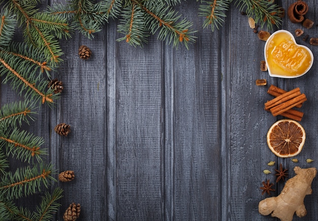 Glühwein, ingrediënten. Kerstdrank.