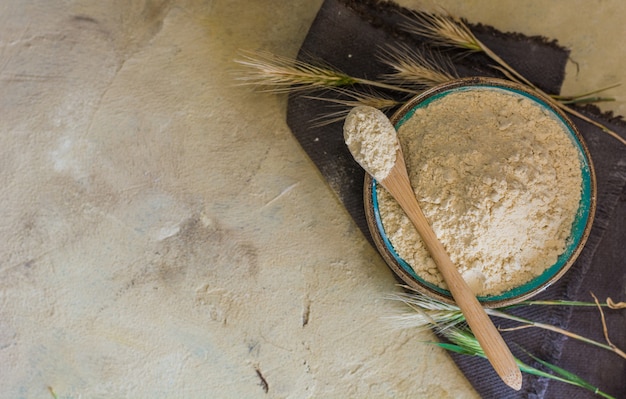 Glutenbloem met een hoge eiwitindex.