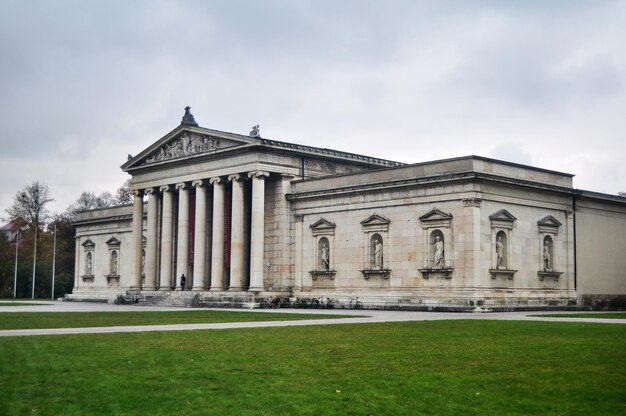 Glyptothek van antiekmuseum voor Duitse mensen en buitenlandse reizigers reizen bezoeken en kijken naar de hoofdstad van München op 16 november 2016 in Beieren, Duitsland