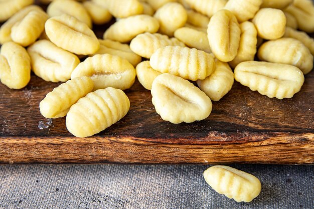 gnocchi deeg aardappelen Italiaans eten keuken verse gezonde maaltijd eten snack dieet op tafel