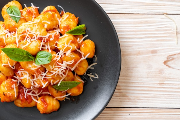 gnocchi in tomatensaus met kaas