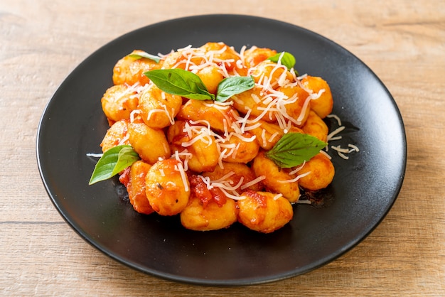 gnocchi in tomatensaus met kaas