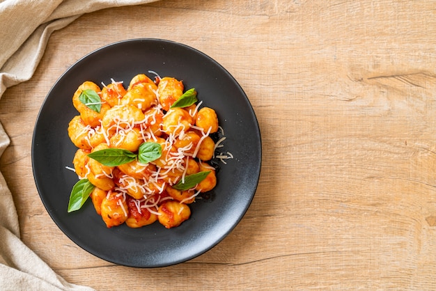 gnocchi in tomatensaus met kaas