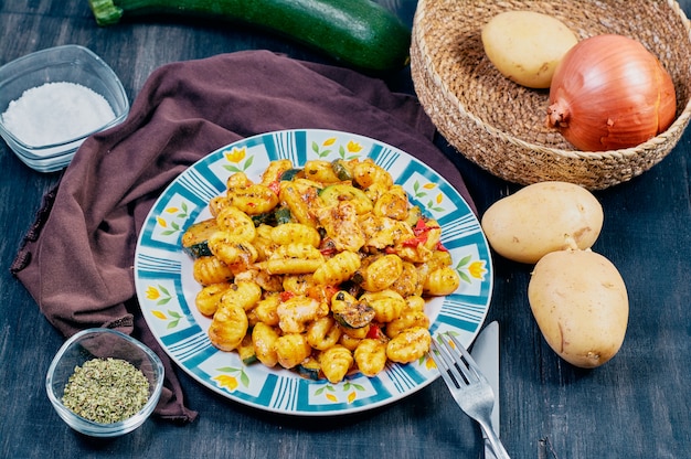 Gnocchi with chicken and vegetables