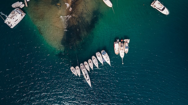 Gocek haven, baai en stad skyline luchtfoto. Middellandse Zeekust, Fethiye TURKIJE. Hoge kwaliteit foto