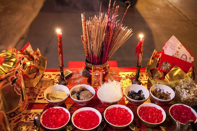 God aanbidden in Chinees Nieuwjaar