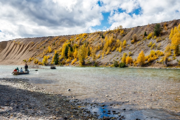 Катание на лодке по реке Снейк