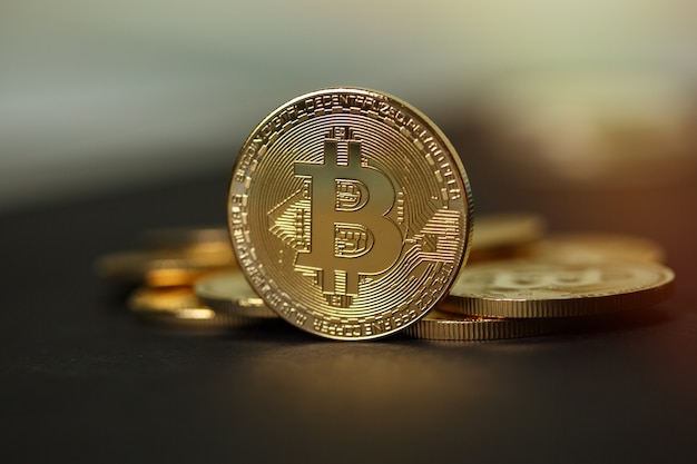 Monete d'oro di criptovaluta bitcoin