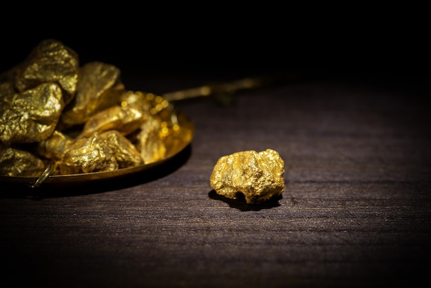 Foto concetto d'oro, primo piano di grandi pepite d'oro