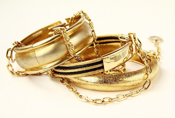 Photo gold jewelry