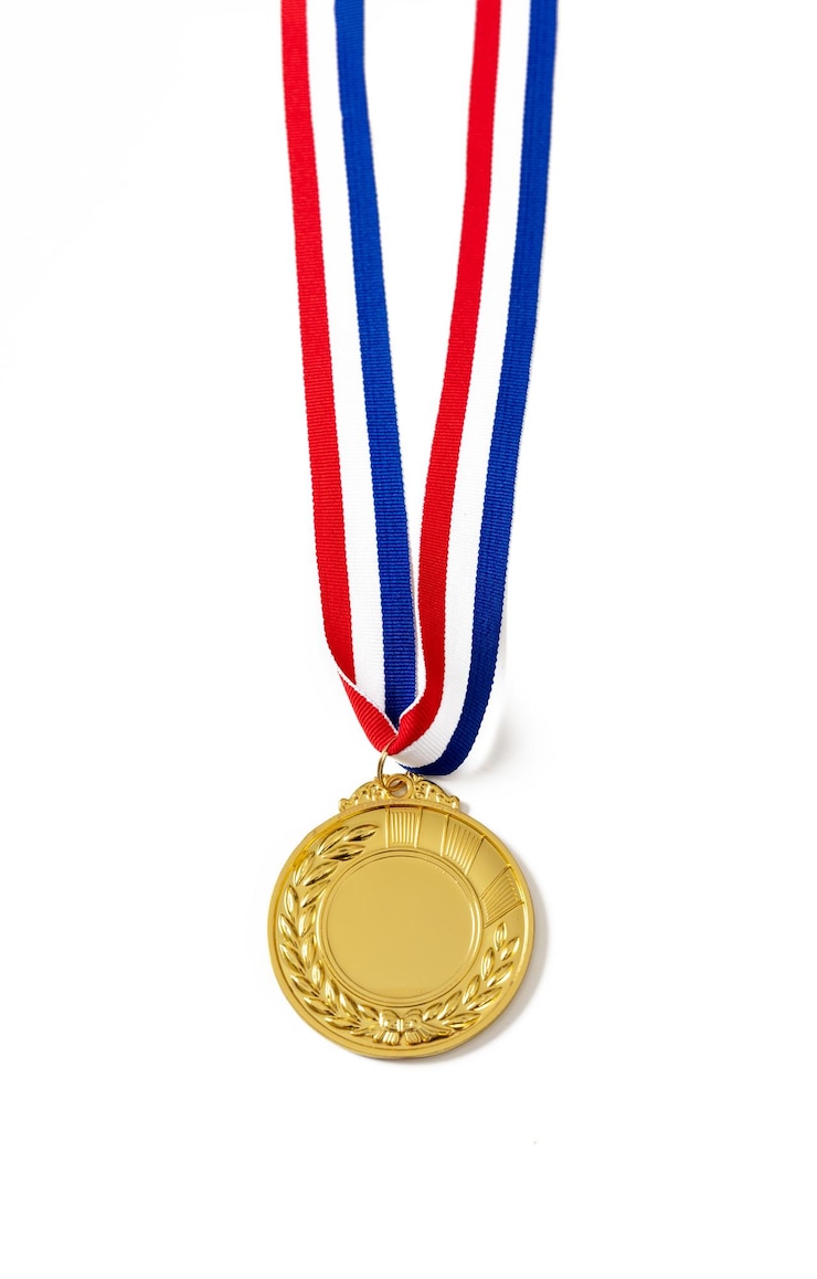 Photo gold medal champion trophy award and ribbon prize in sport for winner isolated on white background