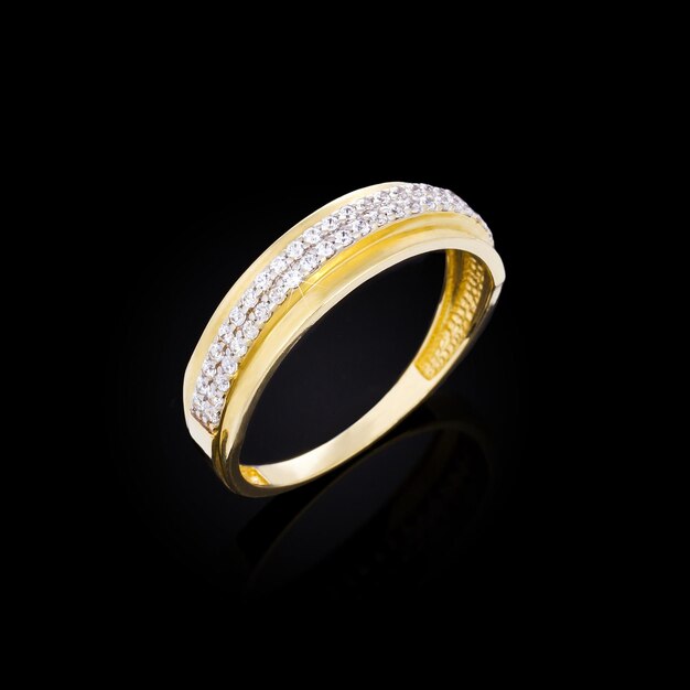 Gold ring with diamonds