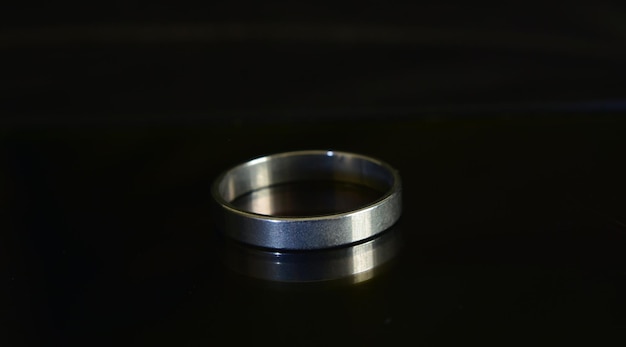 Фото Золотые кольца обручальные кольца и украшения