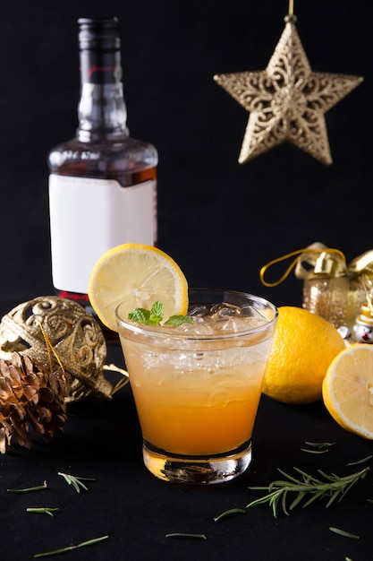 Gold rush christmas cocktail, cocktail della festa di natale