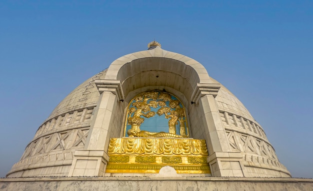 Gold sleeping Budha statue hd image