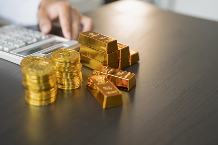 Photo gold trading business man hand offering gold investment in gold mining company or trading gold on the stock exchange rising gold prices