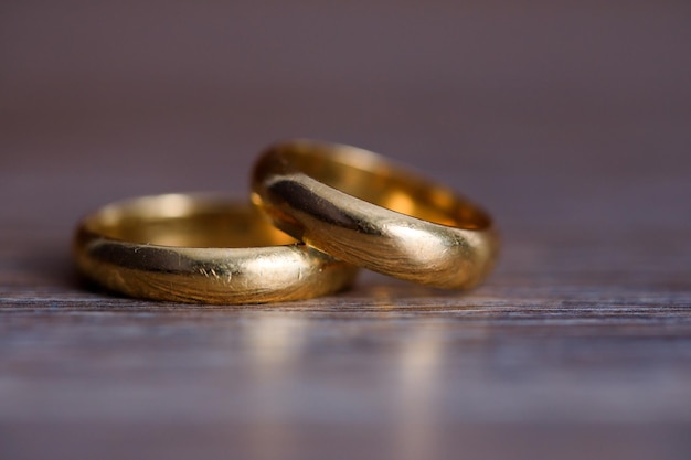 Gold wedding rings