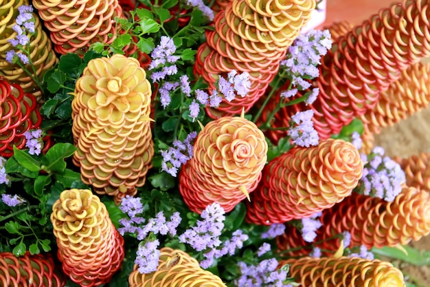 Photo golden beehive ginger zingiber spectabile griff beautiful tropical flowers zingiberaceae