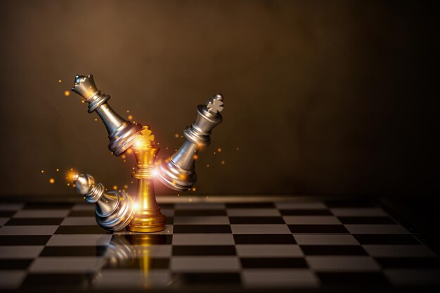 Photo golden chess to use your opponent's business strategy for future victories play plan think for a solution work as a team chess concept represents success and team work