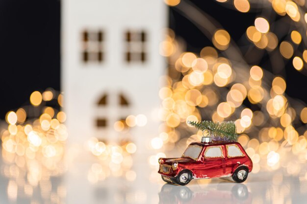 Foto luci dorate di natale sfocate in effetto bokeh spazio di copia può essere usato come carta da parati può essere utilizzato per la celebrazione del capodanno