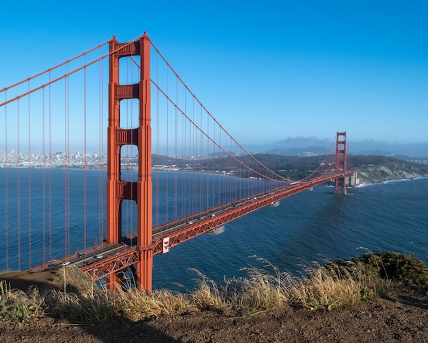 Foto il golden gate bridge dall'alto in una giornata di sole