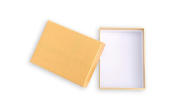 Foto scatola regalo d'oro su sfondo bianco