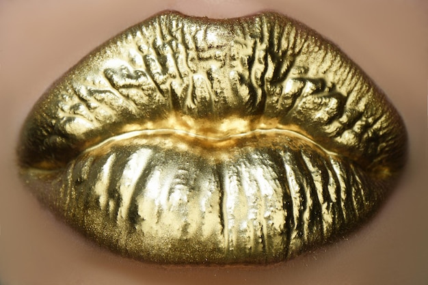 ゴールデンメイクカラフルでセクシーな唇ゴールデンアートゴールド明るい唇のメイクゴールデンリップテクスチャ