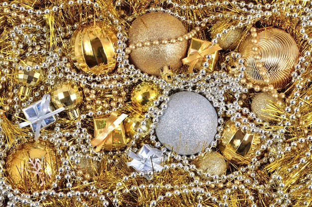 金と銀のクリスマスデコレーション