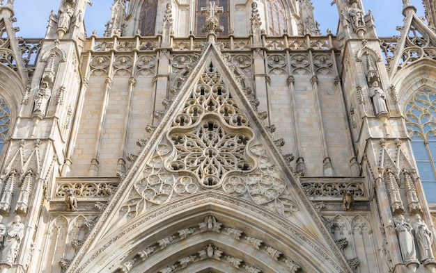 Gotische katholieke kathedraal gevel Barcelona Catalonië Spanje. Gebouwd in 1298.