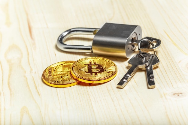 Gouden bitcoin en hangslot