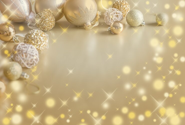 Foto gouden feestelijke kerst achtergrond. kerstbal gouden decoratie.