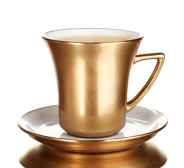 Foto gouden kopje koffie geïsoleerd op wit
