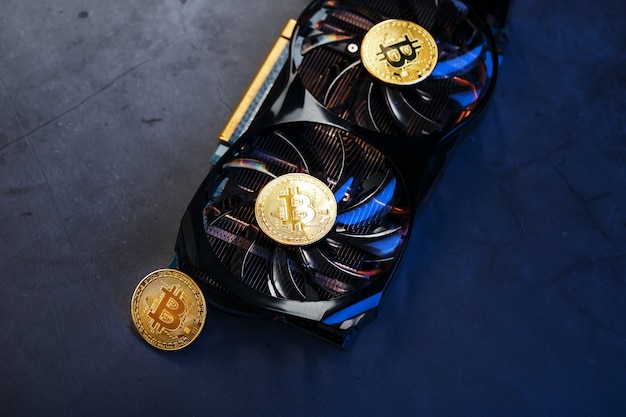 Foto gouden munt bitcoin op de koeler