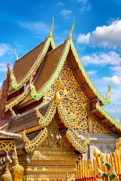 Gouden pagode Wat Phra That Doi Suthep in Chiang Mai, Thailand