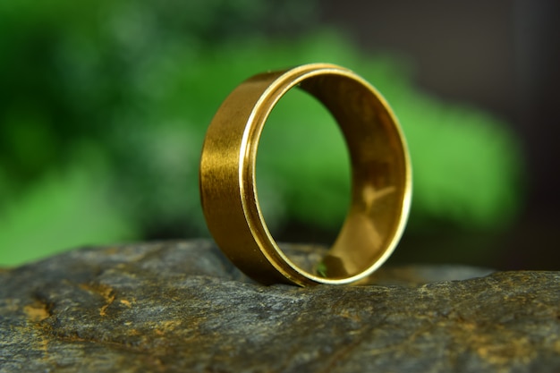 Gouden ring Het is een prachtige ring in een unieke stijl, luxueus en duur.