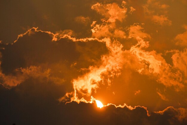 Foto gouden uur van de zonsondergang