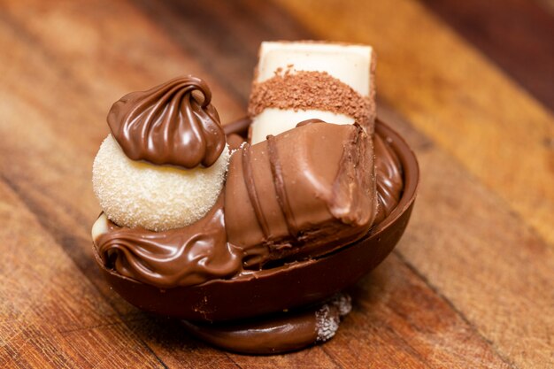 Gourmet Easter egg with dulce de leche brigadeiro biscuit and chocolate