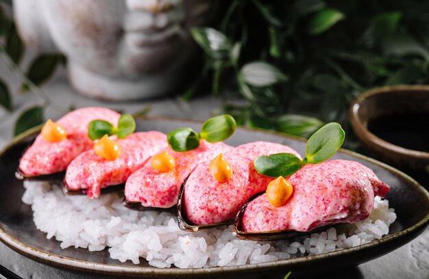 Foto sushi di aragoste gourmet su un piatto elegante